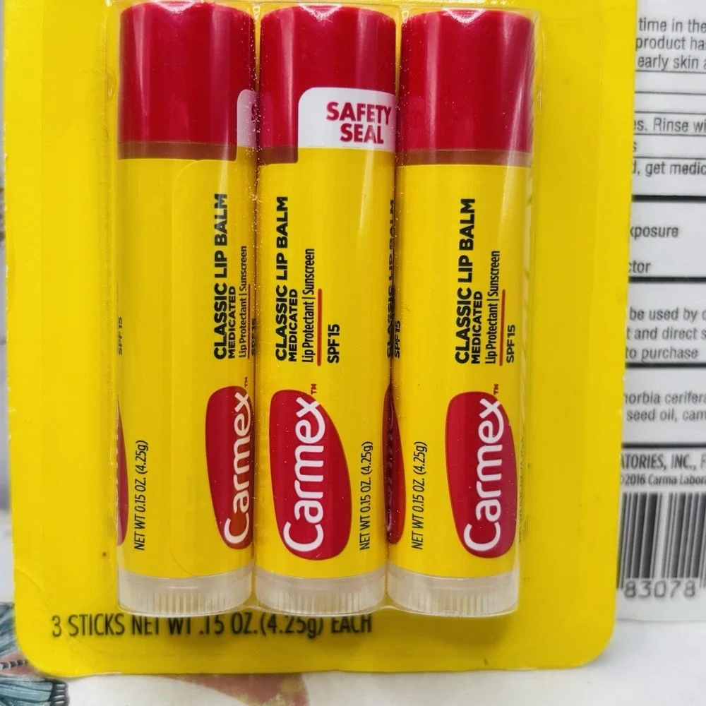 2 Carmex 3 Pack Classic Lip Balm Medicated Lip Protectant 3 Tube Stick‎ SPF 15